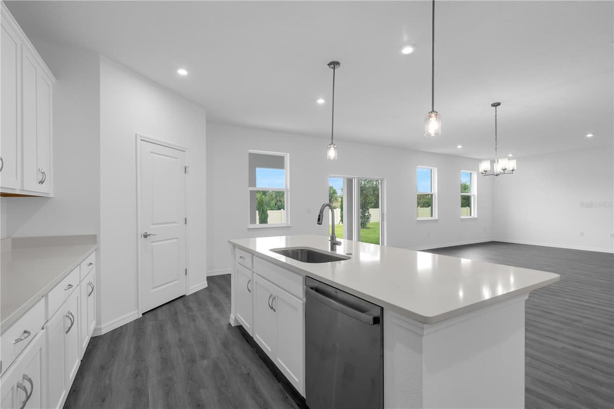1812 HORSETAIL DRIVE — photo 8 of 34