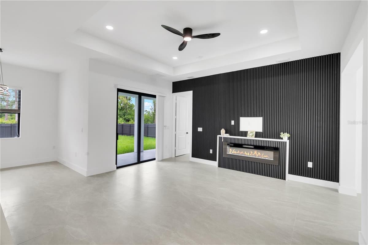 1047 MERRY STREET — photo 10 of 45