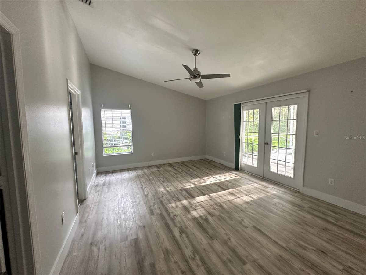 4242 LEAFWAY CIRCLE — photo 13 of 19
