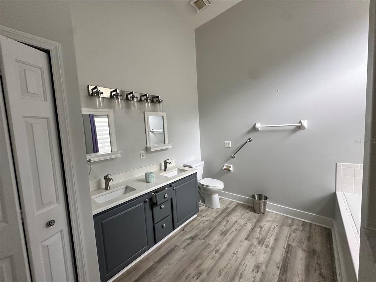 4242 LEAFWAY CIRCLE — photo 18 of 19