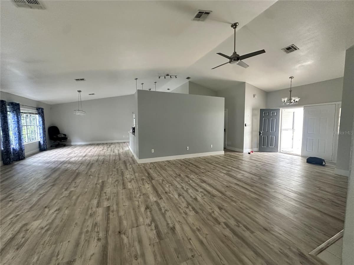 4242 LEAFWAY CIRCLE — photo 12 of 19