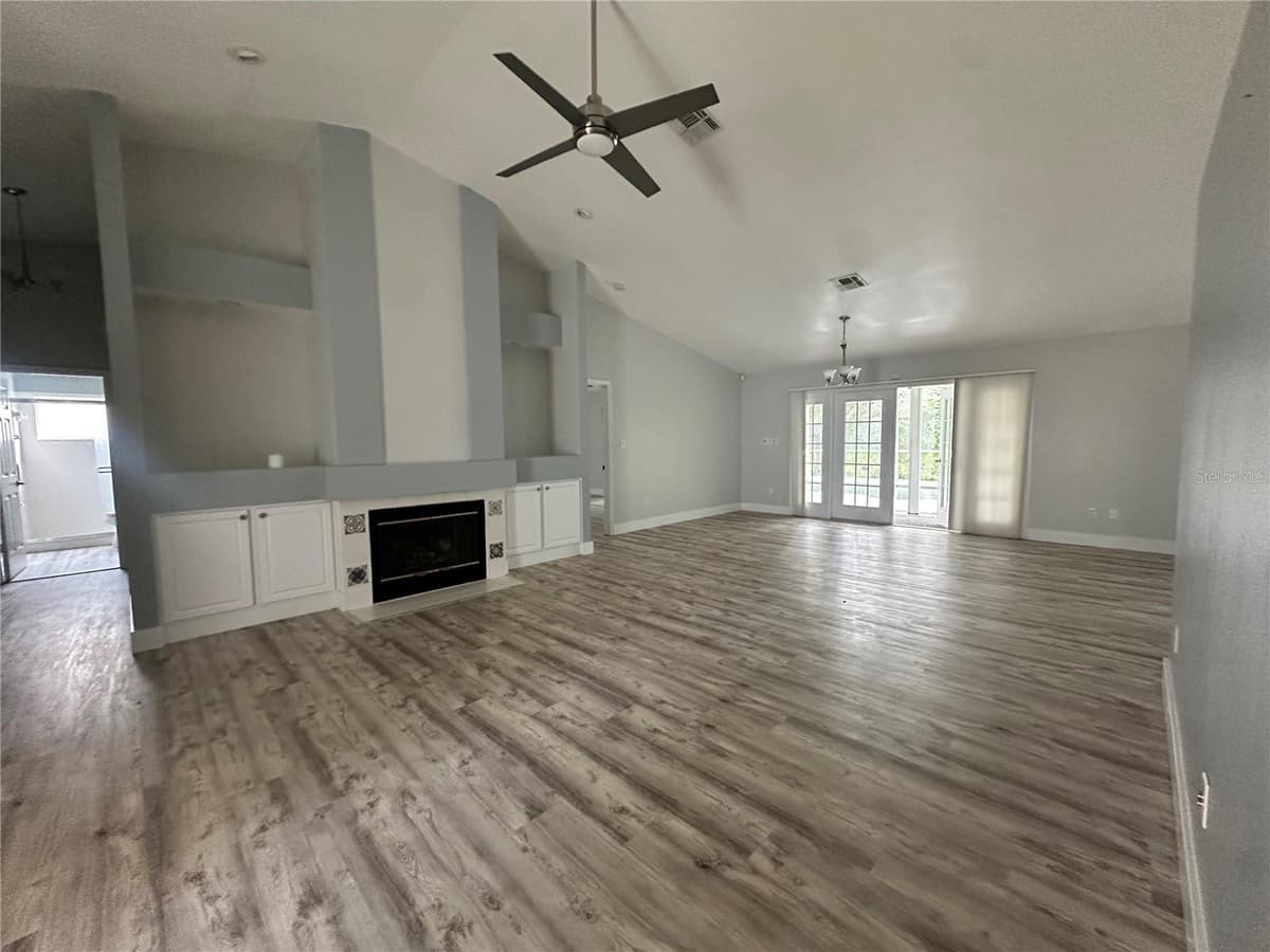 4242 LEAFWAY CIRCLE — photo 10 of 19