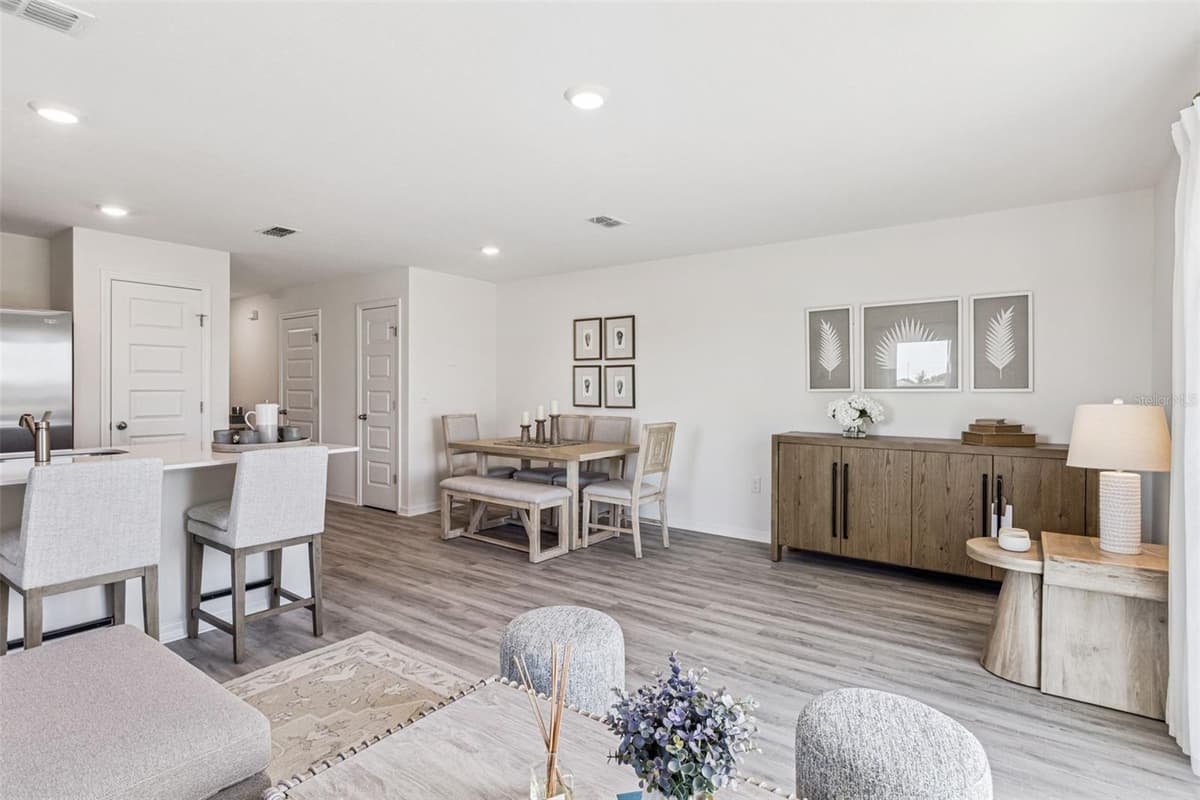 4270 BUTTERSCOTCH CIRCLE — photo 4 of 29