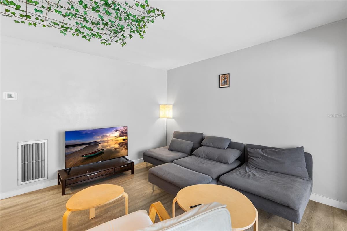 1221 DREW STREET — photo 6 of 23