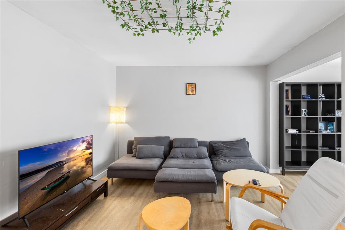 1221 DREW STREET — photo 8 of 23