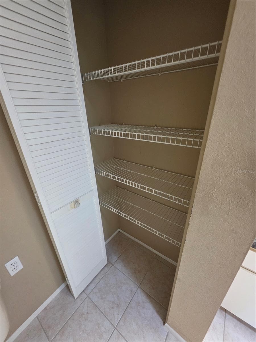 7376 MEADOW BROOK LANE — photo 17 of 33