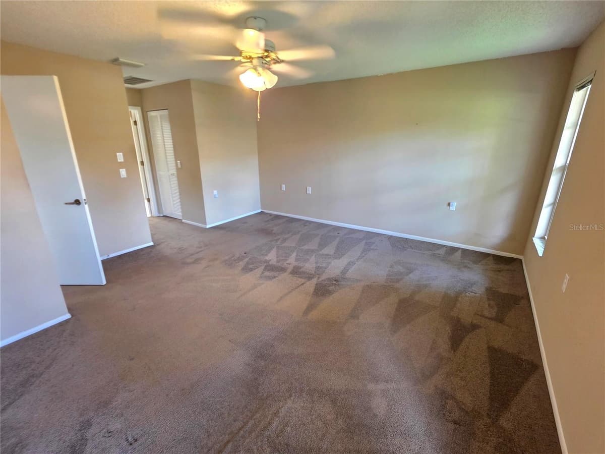 7376 MEADOW BROOK LANE — photo 12 of 33