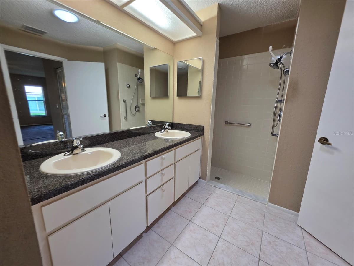 7376 MEADOW BROOK LANE — photo 15 of 33