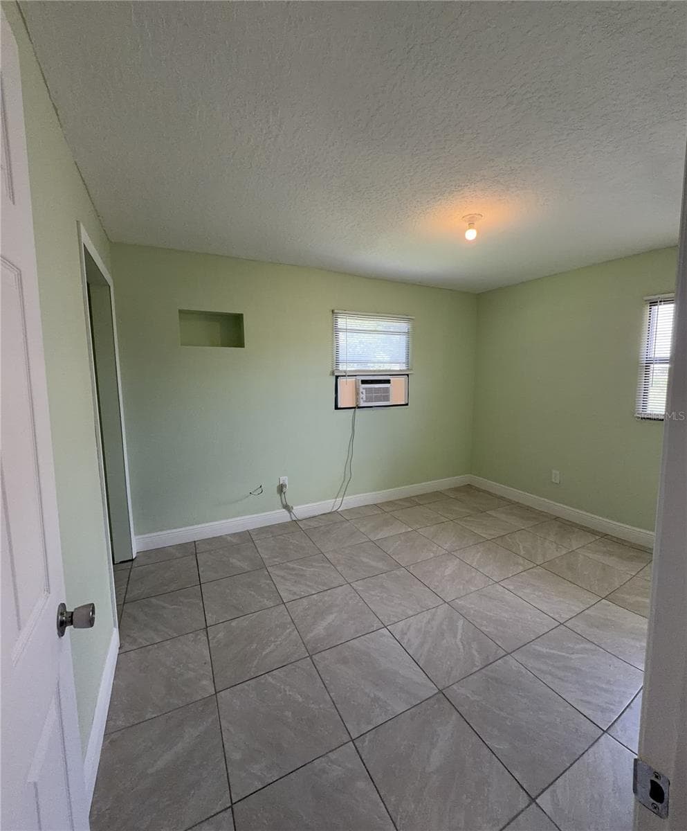 2884 TROPIC RD — photo 10 of 21
