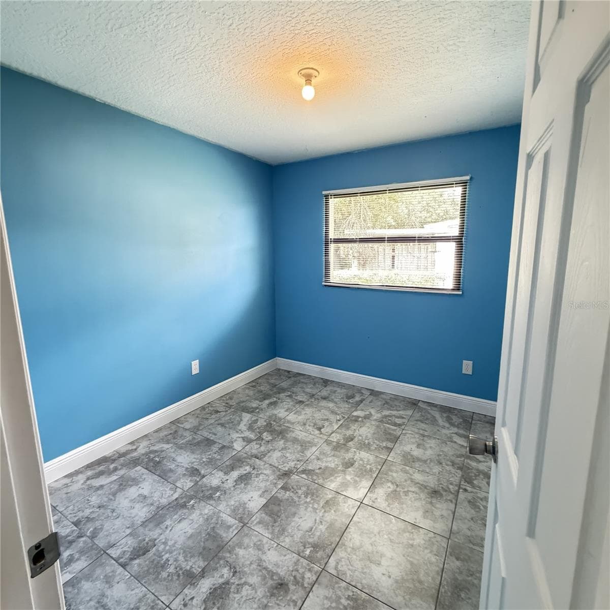 2884 TROPIC RD — photo 8 of 21