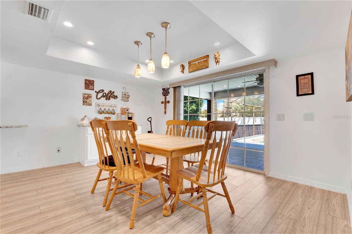 530 WHITECAP COVE COURT — photo 12 of 40