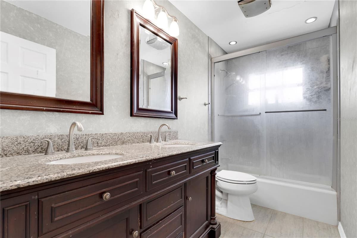 530 WHITECAP COVE COURT — photo 23 of 40