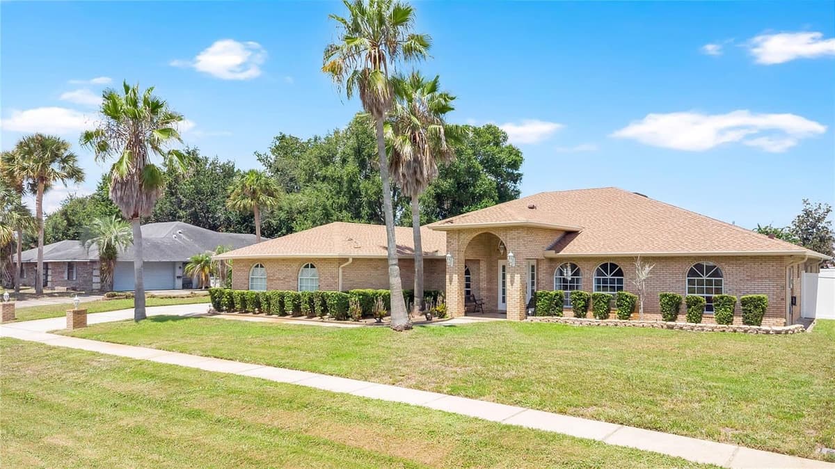 530 WHITECAP COVE COURT — photo 37 of 40