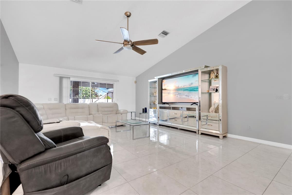 530 WHITECAP COVE COURT — photo 14 of 40