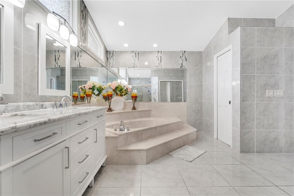 530 WHITECAP COVE COURT — photo 21 of 40