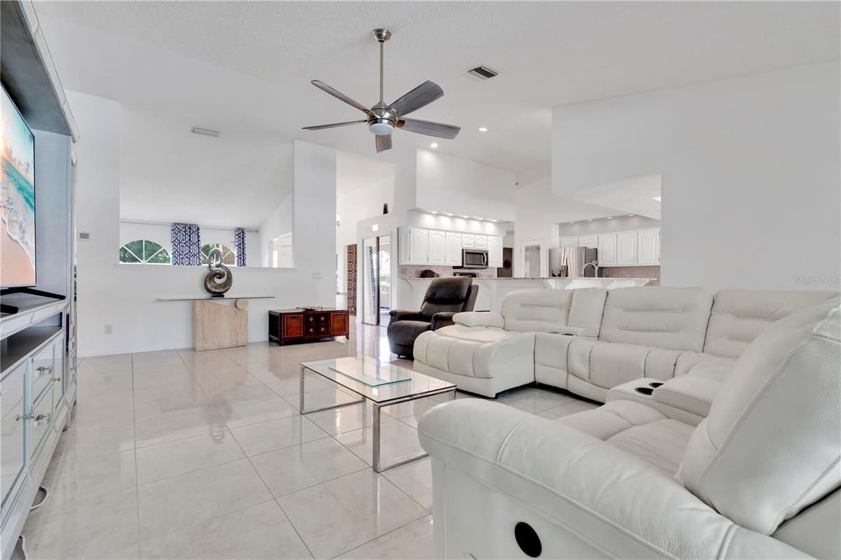 530 WHITECAP COVE COURT — photo 15 of 40