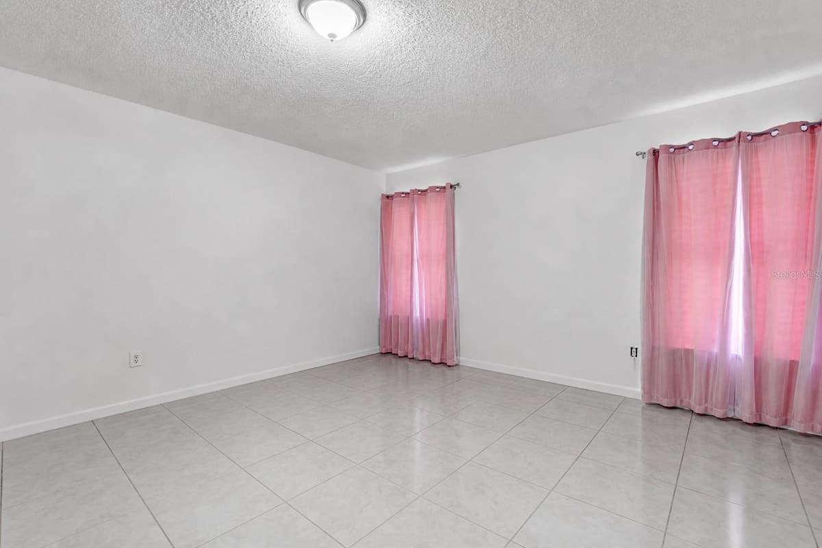 530 WHITECAP COVE COURT — photo 17 of 40