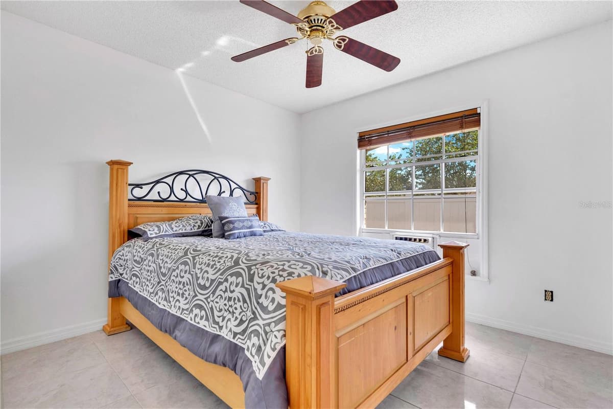 530 WHITECAP COVE COURT — photo 24 of 40