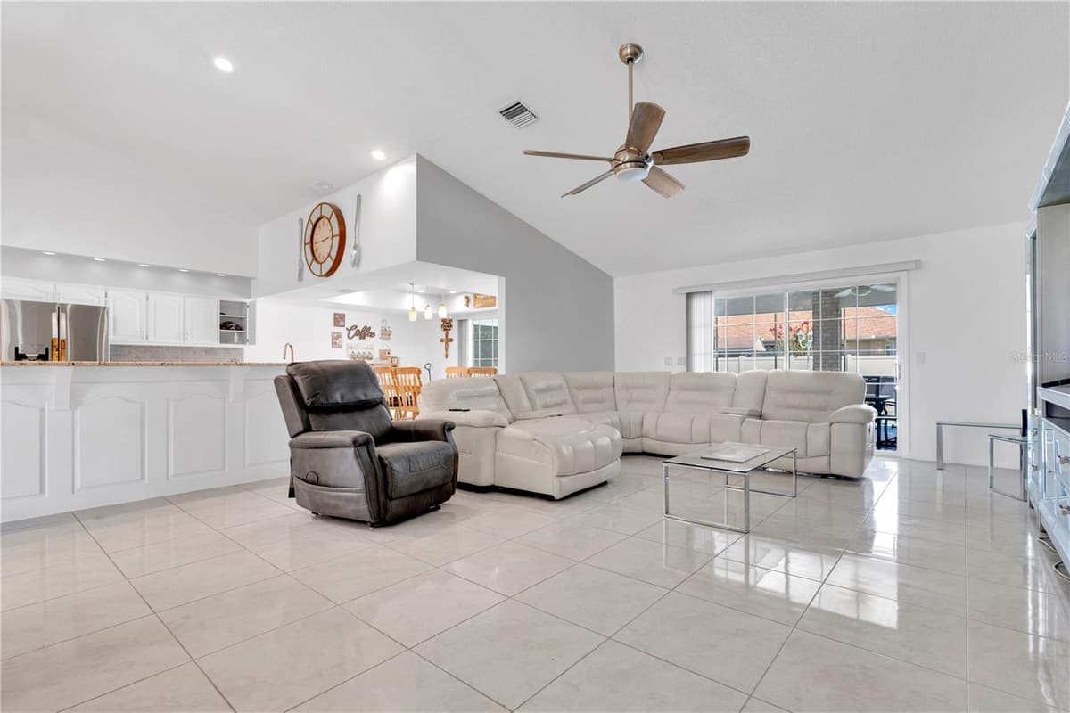 530 WHITECAP COVE COURT — photo 13 of 40