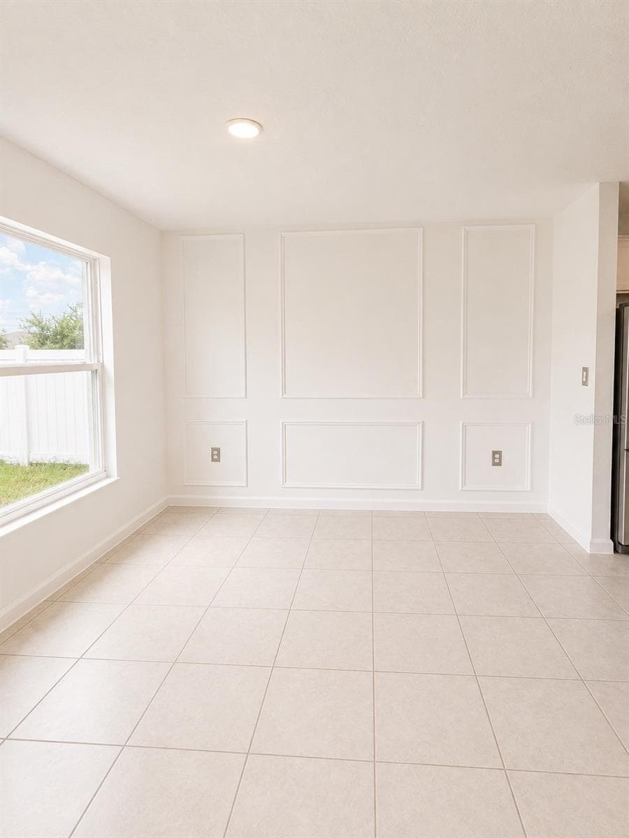 495 TAFT DRIVE — photo 8 of 22