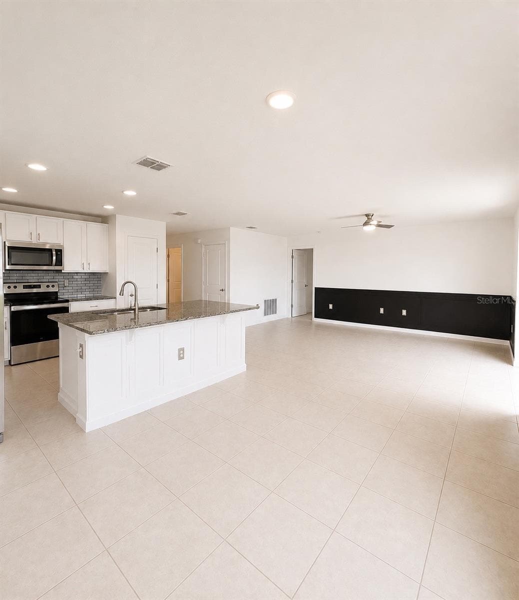 495 TAFT DRIVE — photo 6 of 22