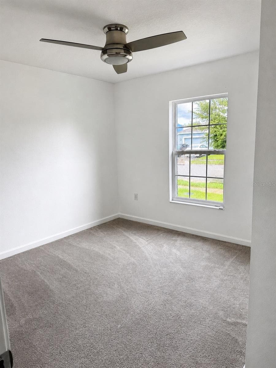 495 TAFT DRIVE — photo 13 of 22