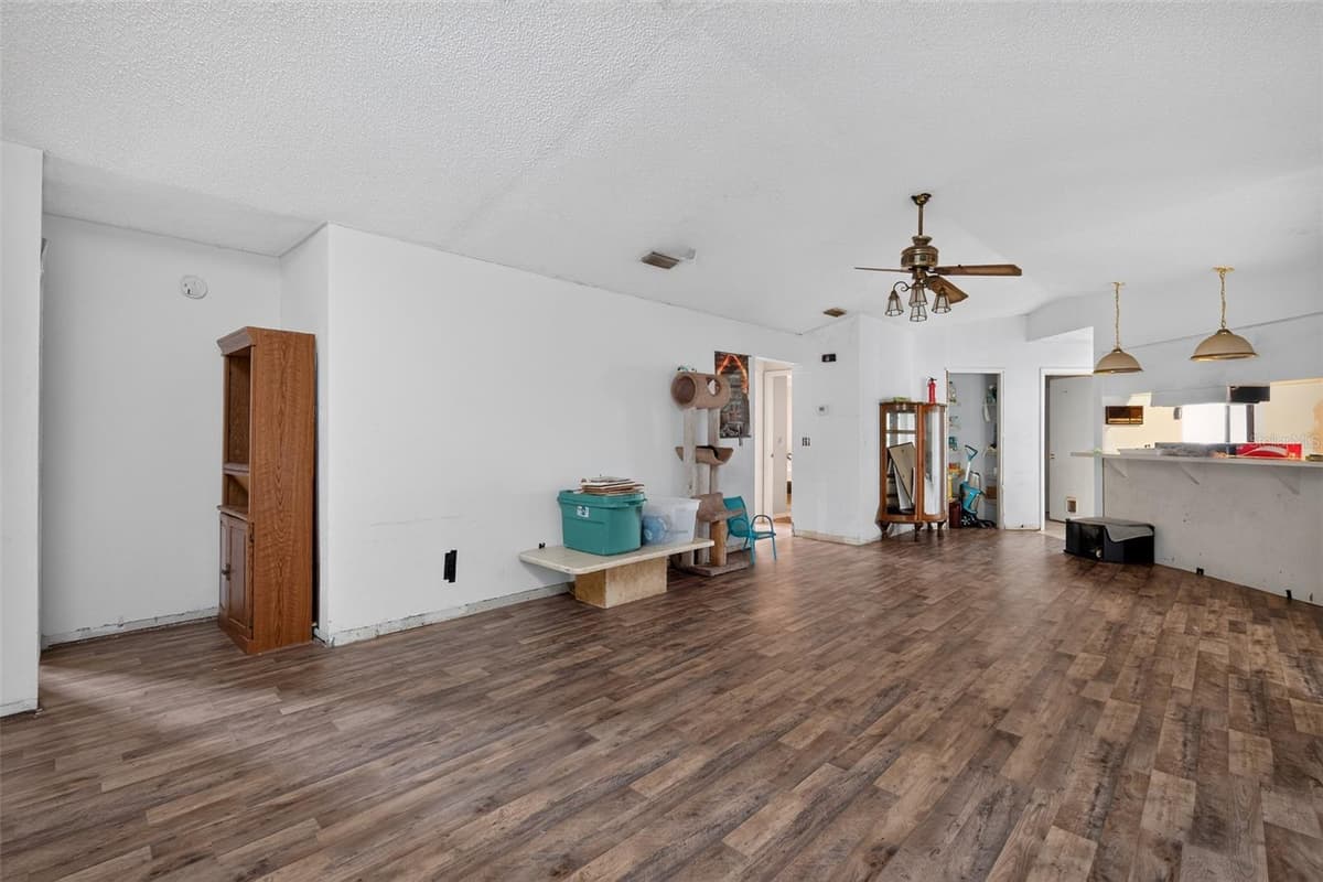 13277 BREWSTER ROAD — photo 4 of 43