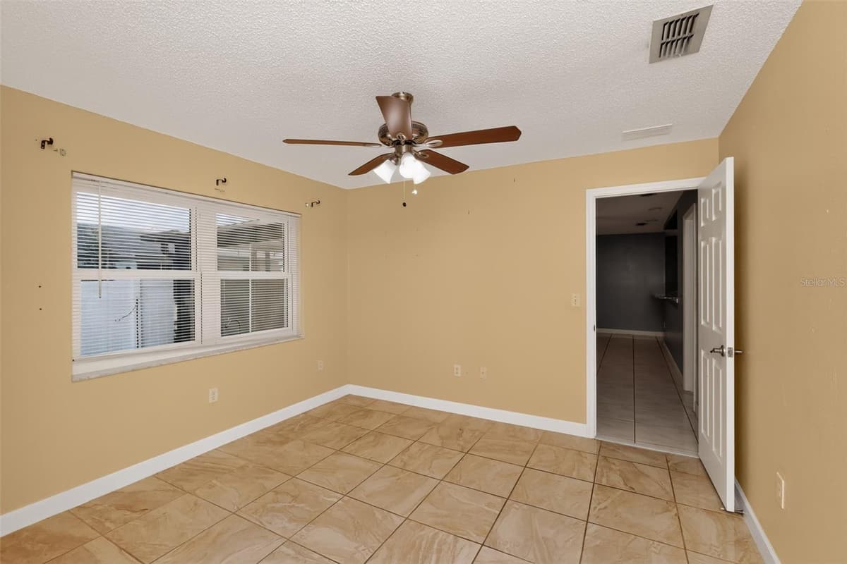 3104 DOLE STREET — photo 14 of 22