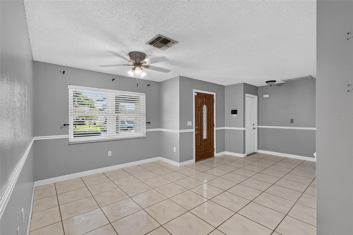 3104 DOLE STREET — photo 4 of 22