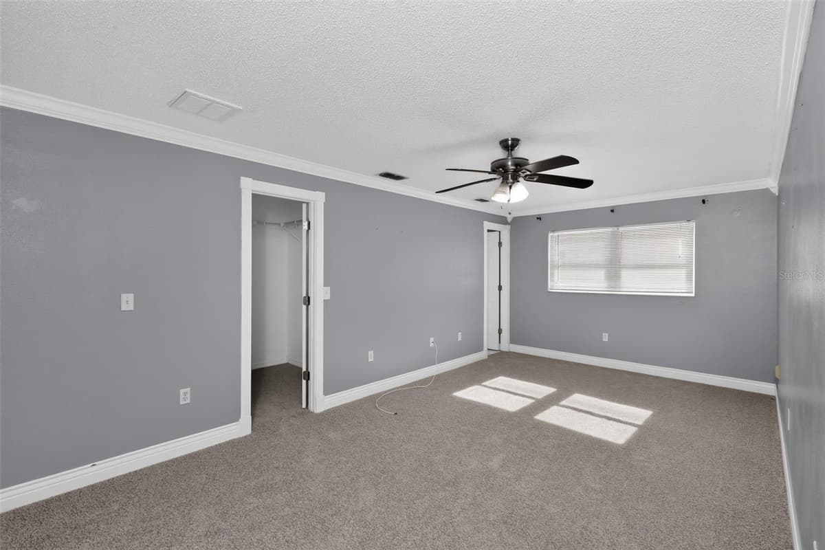 3104 DOLE STREET — photo 11 of 22