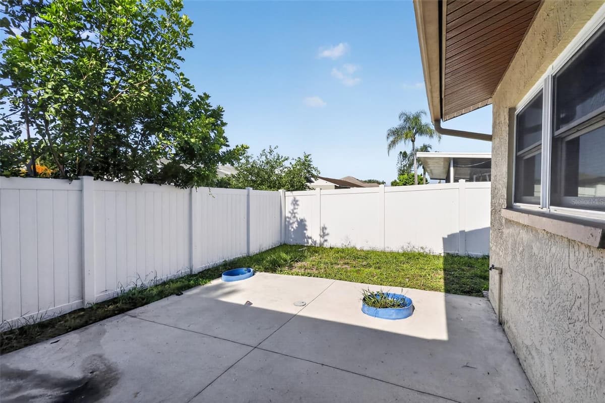 3104 DOLE STREET — photo 19 of 22