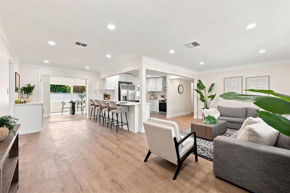 6041 15TH STREET — photo 3 of 25