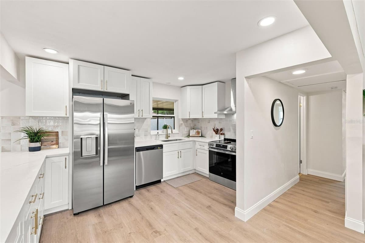 6041 15TH STREET — photo 7 of 25