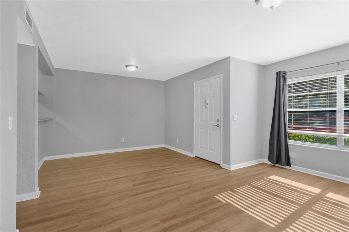 5440 S MACDILL AVE — photo 4 of 22