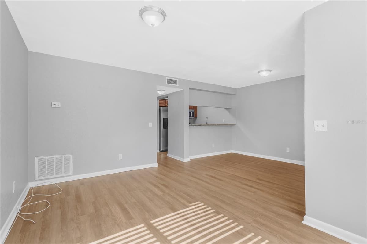 5440 S MACDILL AVE — photo 6 of 22