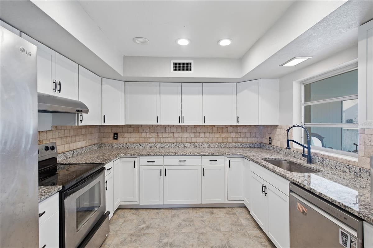 6020 KENTUCKY AVENUE — photo 13 of 31
