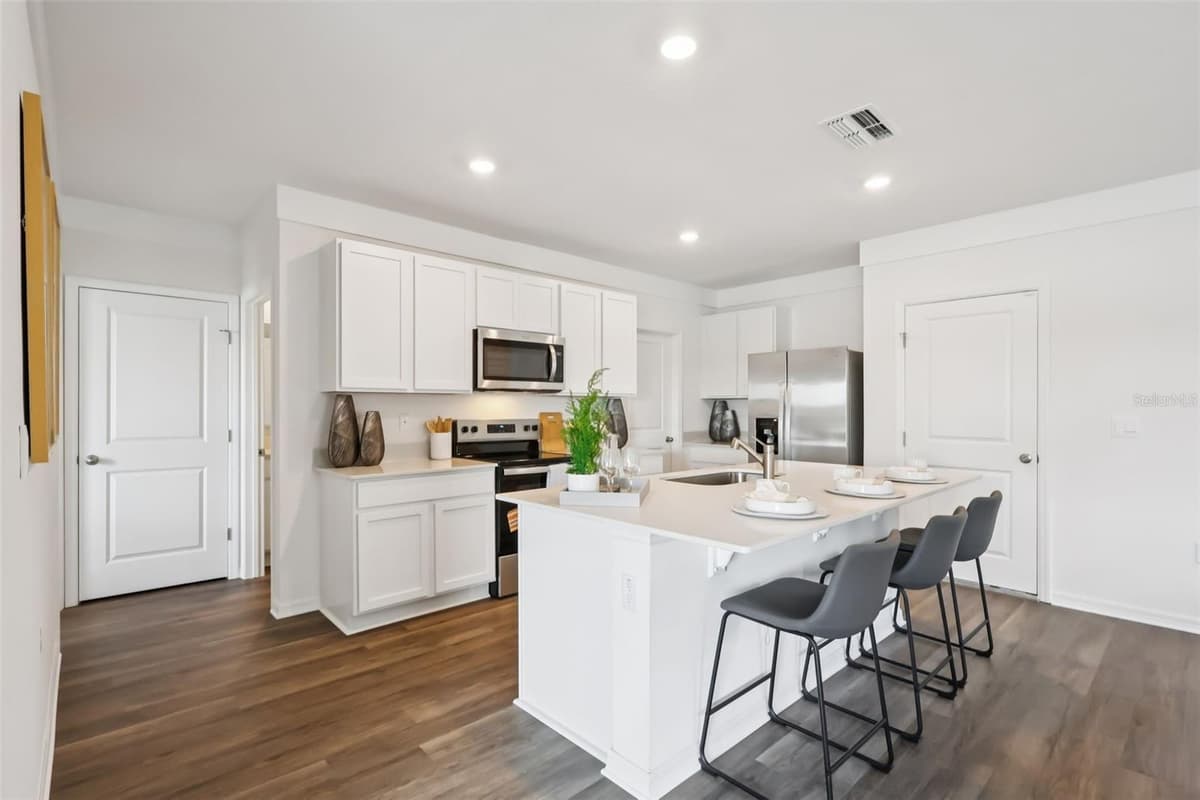 5335 CLOUDBERRY AVENUE — photo 10 of 33
