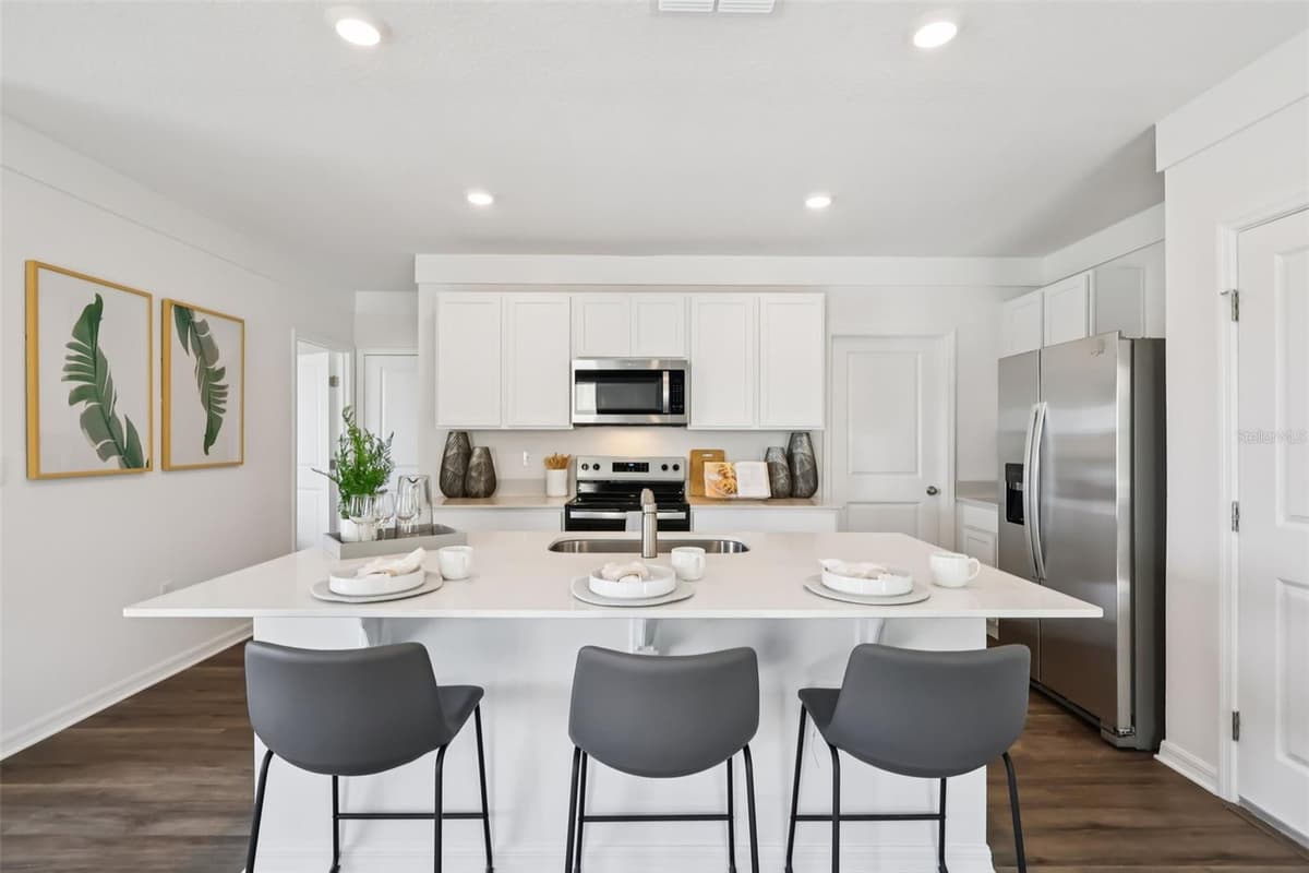 5335 CLOUDBERRY AVENUE — photo 8 of 33