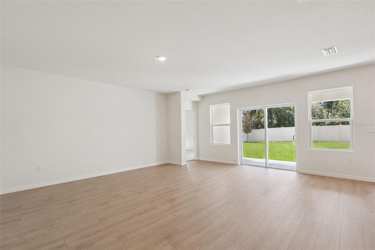 2519 DORSET COURT — photo 15 of 32