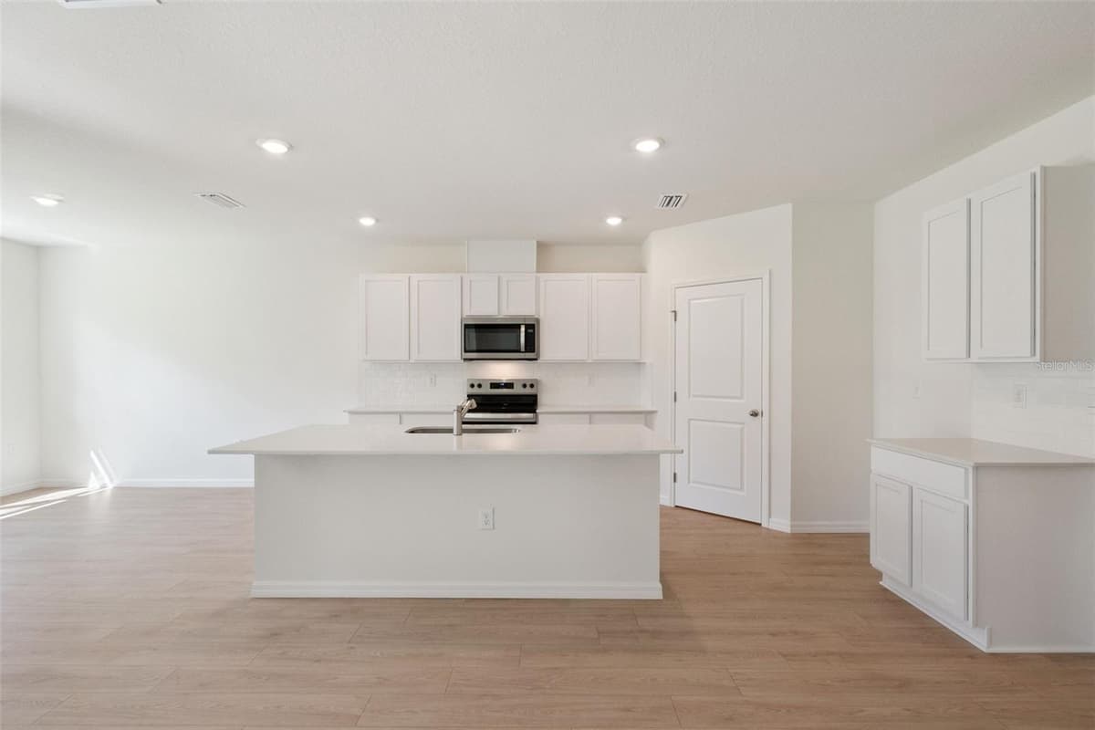 2519 DORSET COURT — photo 18 of 32