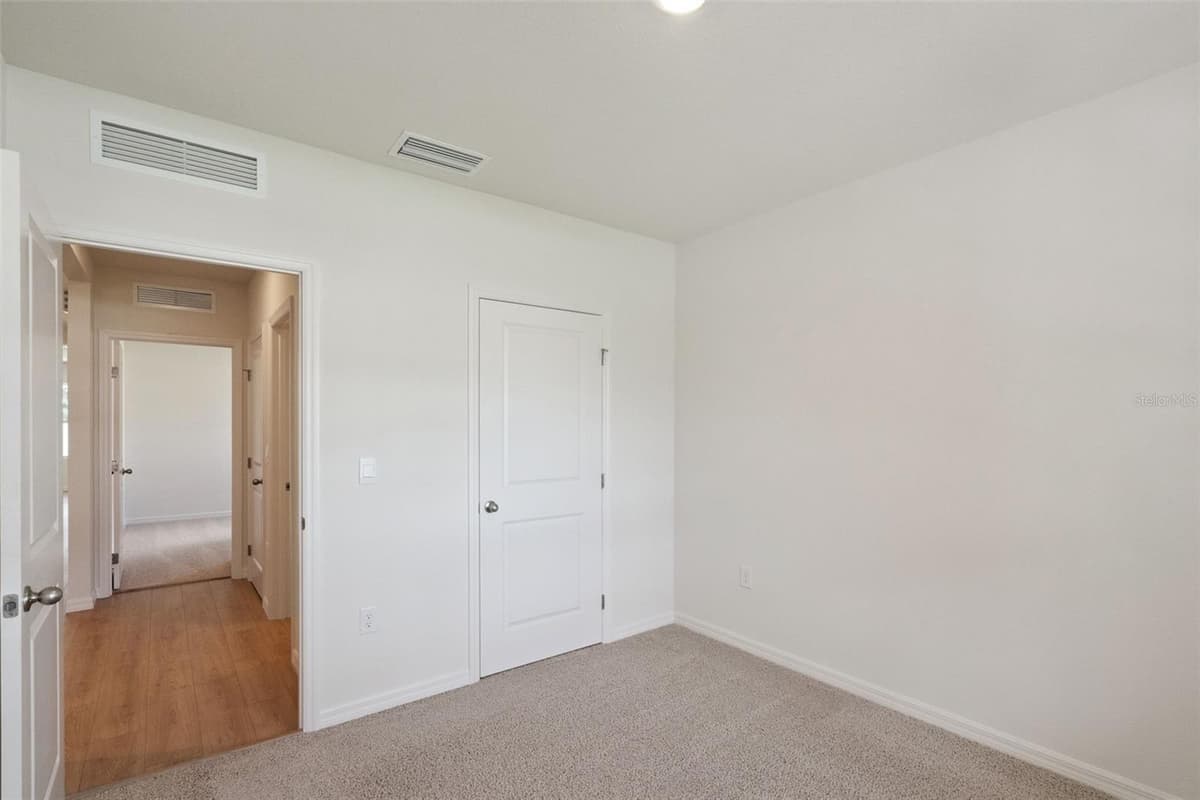 2519 DORSET COURT — photo 4 of 32