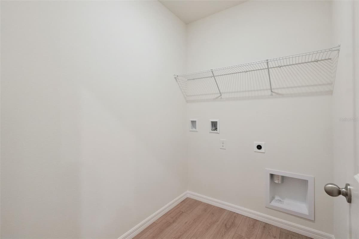 2519 DORSET COURT — photo 10 of 32