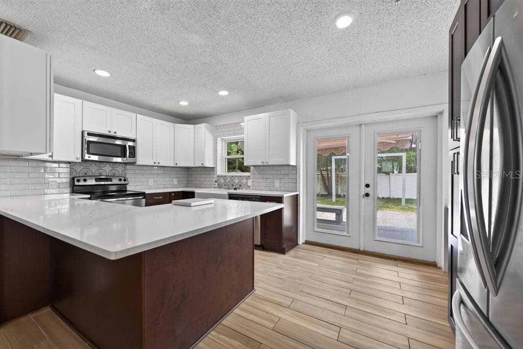 215 ELM ROAD — photo 11 of 66