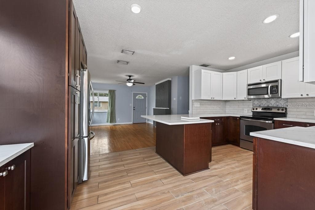 215 ELM ROAD — photo 14 of 66