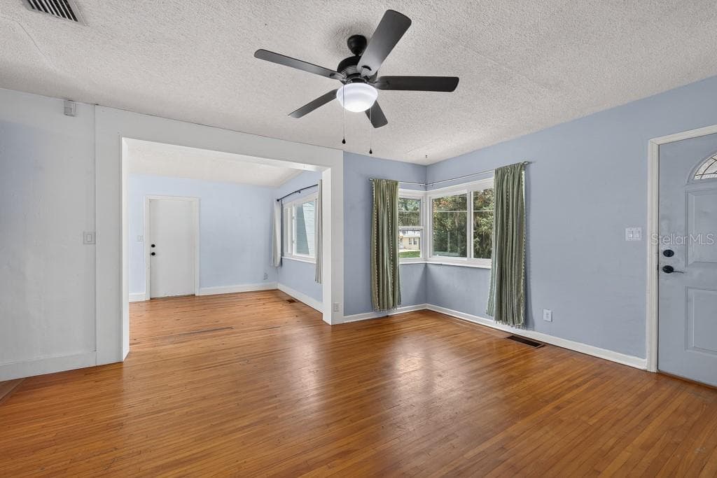 215 ELM ROAD — photo 8 of 66