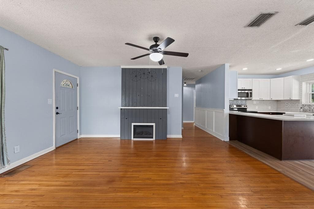 215 ELM ROAD — photo 6 of 66