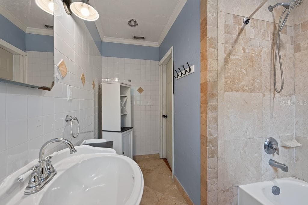 215 ELM ROAD — photo 34 of 66