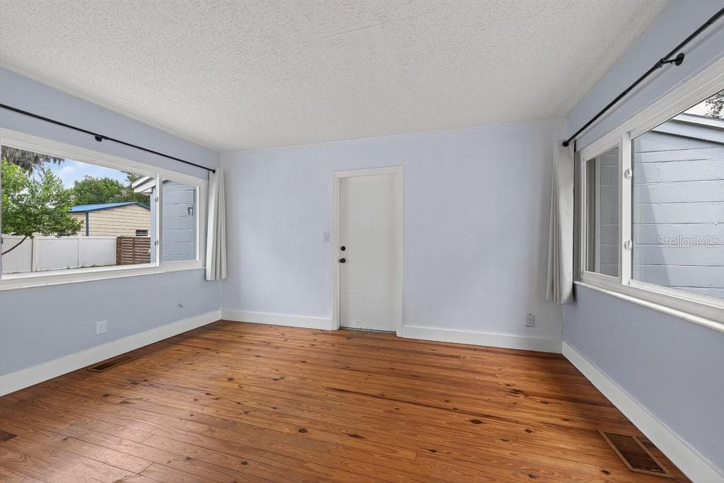 215 ELM ROAD — photo 18 of 66