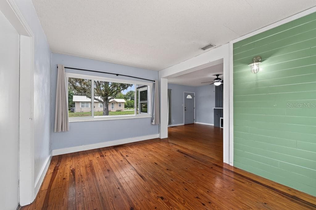 215 ELM ROAD — photo 19 of 66