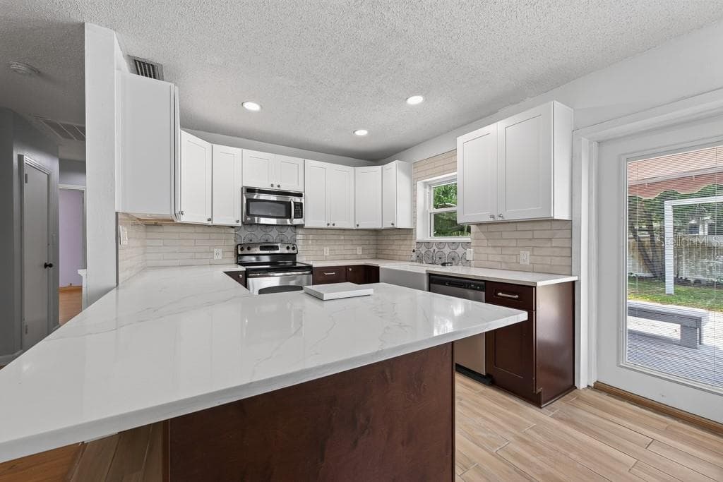 215 ELM ROAD — photo 12 of 66